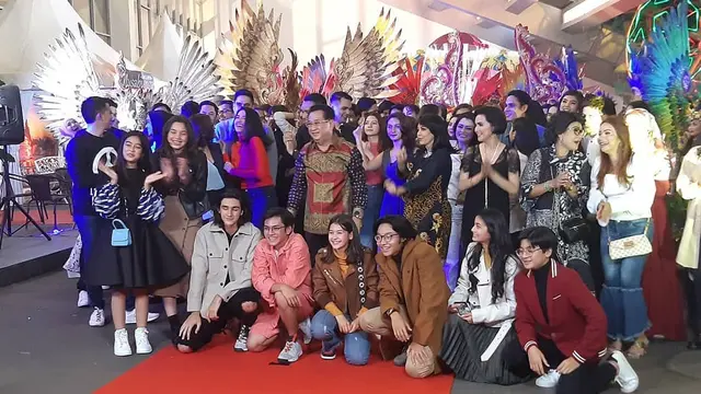 6 Potret Kebersamaan Artis Sinemart di Balik Layar Sinetron, Kompak