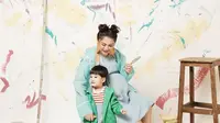 Di foto ini, Putri Titian ingin menikmati masa terakhir Iori menjadi anak tunggal. (dok. Instagram @putrititian/https://www.instagram.com/p/BubNg-DnriE/Esther Novita Inochi)