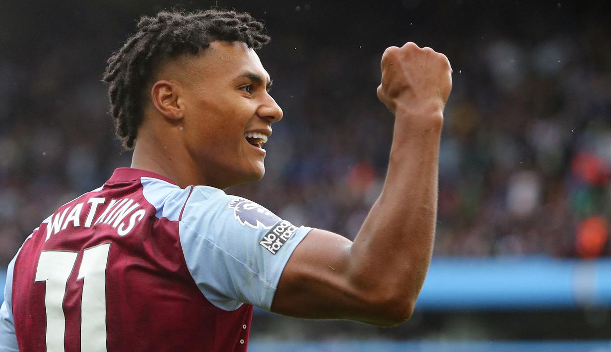 Ollie Watkins yang tengah menjalani musim ke-4 bersama Aston Villa menjadi pemain aktif dengan jumlah gol terbanyak bagi Aston Villa. Berkat tambahan tiga golnya ke gawang Brighton and Hove Albion pada pekan ke-7 Premier League 2023/2024, ia total telah mengoleksi 50 gol bagi The Villans dari 127 laga di semua ajang kompetisi. Dengan menyisakan kontrak hingga Juni 2025, ia diyakini akan terus menambah pundi-pundi golnya bersama Aston Villa. (AFP/Geoff Caddick)