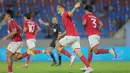 Namun, justru Timnas Indonesia U-22 kebobolan lebih dulu pada menit ke-29 lewat aksi pemain Myanmar Min Maw Oo. Tampak dalam foto, penyerang Timnas Indonesia U-22, Mauro Nils Zijlstra (kedua kanan) merayakan gol penyeimbang yang dicetak Toni Firmansyah pada menit ke-45 saat melawan Myanmar pada pertandingan Grup C SEA Games 2025 di The 700th Anniversary of Chiang Mai Stadium, Thailand, Jumat (12/12/2025). (Bola.com/Bagaskara Lazuardi)