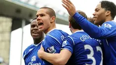 Everton's English midfielder Jack Rodwell (2nd L) celebrates with team mates after opening the scoring during the FA cup fifth round football match against Aston Villa at Goodison Park, Liverpool, on February 15, 2009. AFP PHOTO/ANDREW YATES