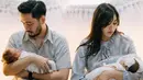 Kekompakan keluarga kecil yang tengah berbahagia ini memang kerap terlihat di berbagai acara. Syahnaz sendiri cukup sering mengunggah aktivitas bersama suami dan kedua anaknya di akun Instagram pribadinya. (Liputan6.com/IG/@syahnazs)