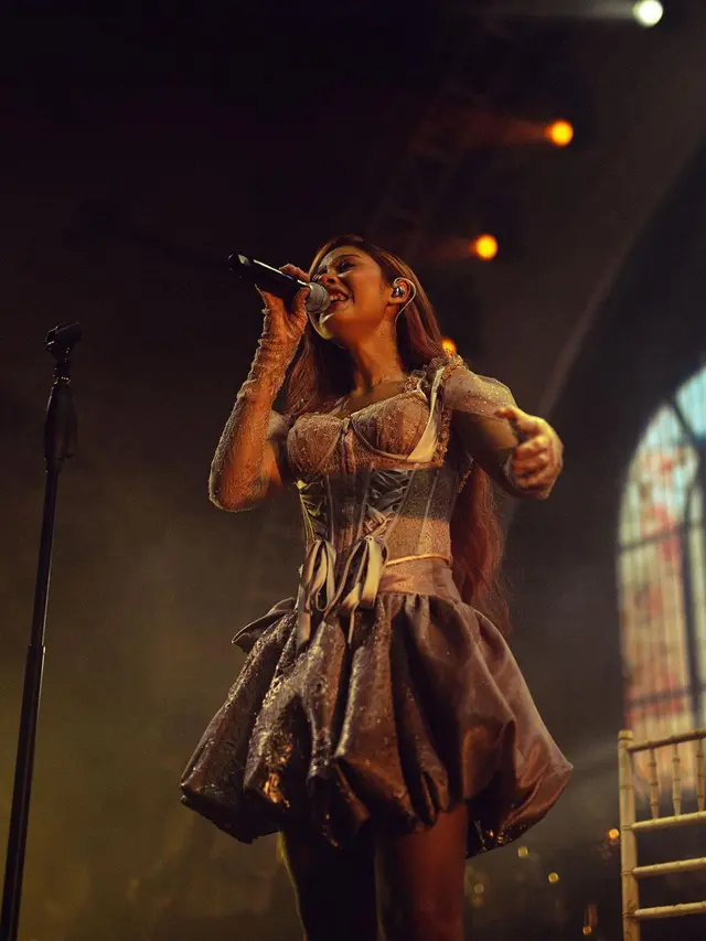 6 Gaya Balletcore ala Nadin Amizah saat Manggung Bareng Marion Jola, Super Aesthetic!