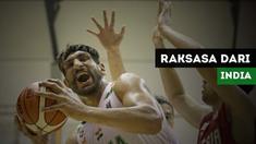 Satnam Singh Bhamara, center India tampil kokoh saat menghadapi Indonesia.