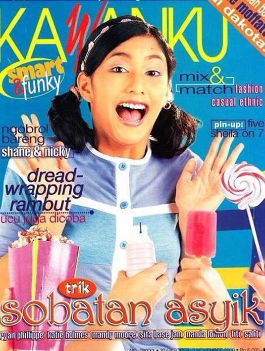 Mantan Raffi ahmad ini sangat ekspresif saat jadi cover model majalah. Tyas Mirasi jadi cover model majalah ini menunjukkan dirinya sudah berprestasi sedari ABG. Tak ayal, foto lawas Tyas saat jadi cover model ini tuai atensi publik. (Liputan6.com/IG/happymemories85)