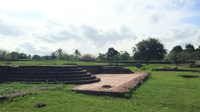 Reruntuhan Keraton Banten yang Jadi Lokasi Swafoto Favorit