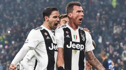 1. Mario Mandzukic (Juventus) - Pemain asal Kroasia ini bisa menjadi solusi lini serang Setan Merah yang semakin melemah sejak ditinggal Romelu Lukaku dan Alexis Sanchez ke Inter Milan. Meski usianya tidak muda lagi, namun insting mencetak gol striker Juventus itu masih tajam. (AP/Andrea Di Marco)