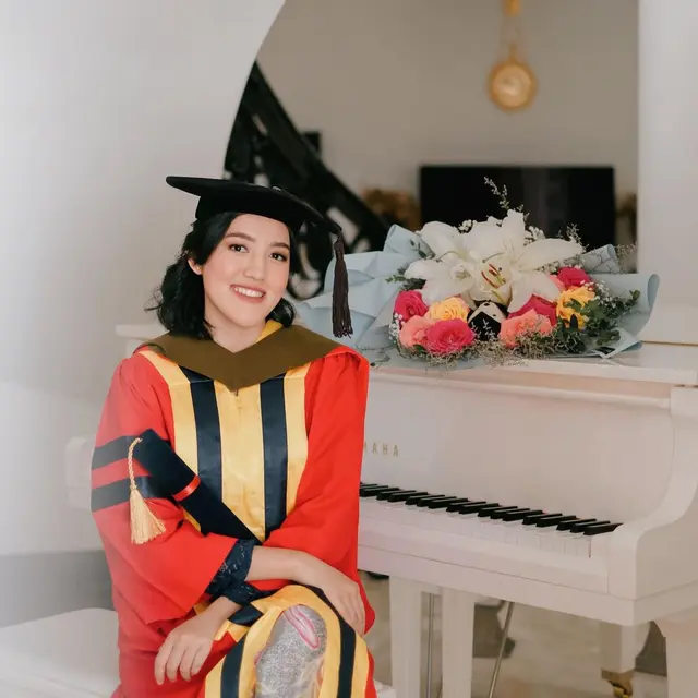 6 Momen Wisuda Online Ify Alyssa, Kini Jadi Sarjana Seni Musik