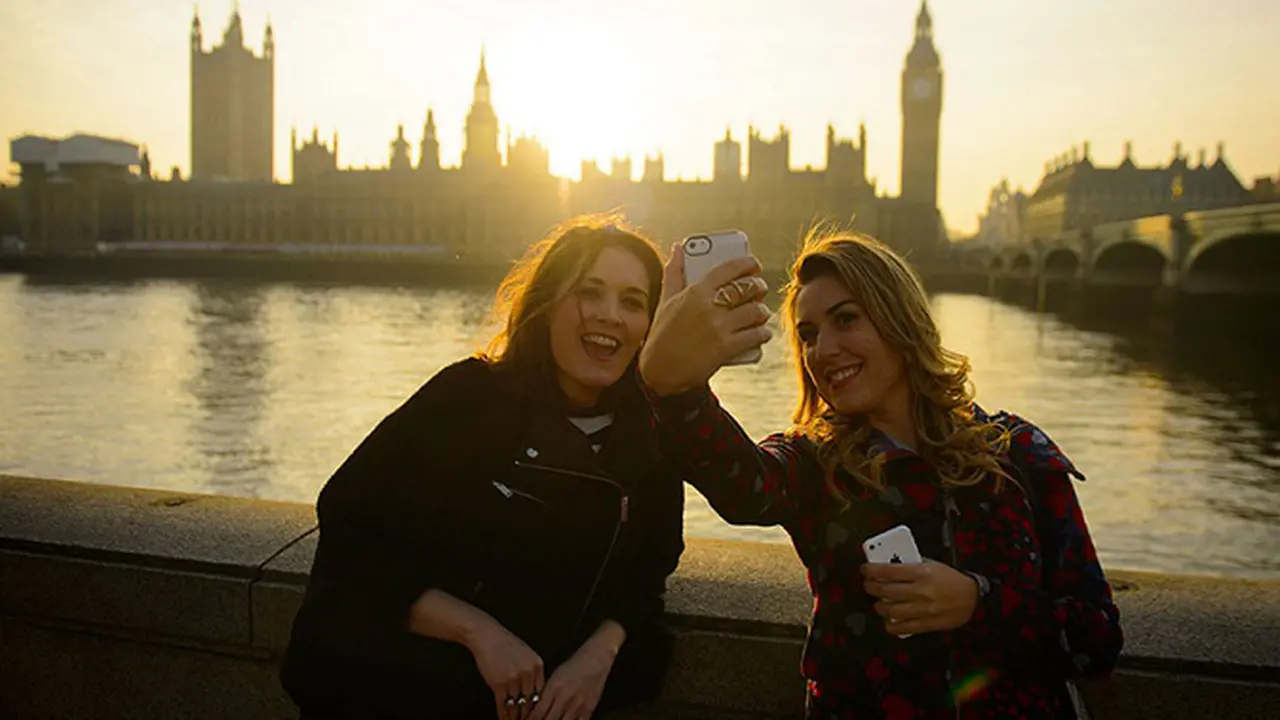 London Didapuk Jadi Ibu Kota Selfie Dunia
