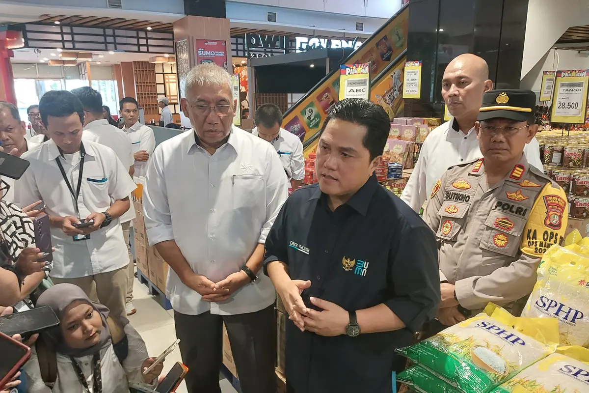 Menteri BUMN Erick Thohir menyampaikan kondisi harga pangan seluruh dunia yang tengah mengalami kenaikan sehingga ini memicu terjadinya kenaikan harga beras di Indonesia.