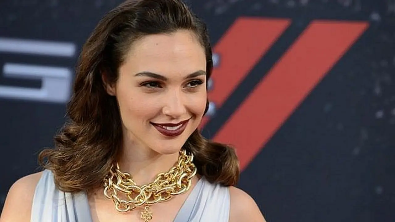 Gal Gadot Gabung Film Cleopatra Bareng Sutradara Wonder Woman - ShowBiz