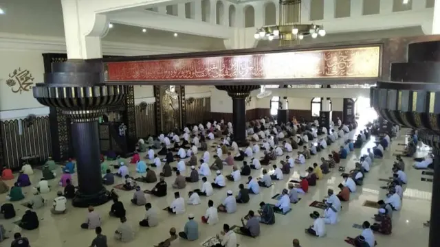 Salat Perdana di Masjid Gorontalo di Era New Normal