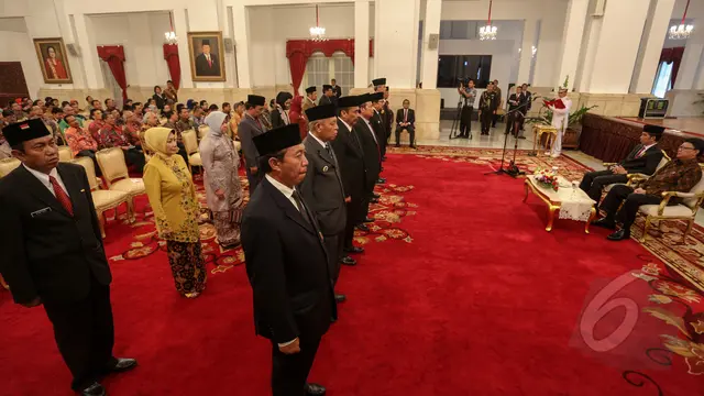 Jokowi Beri Penghargaan Kepada 23 Kepala Daerah Berprestasi