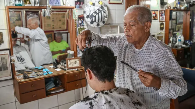 Foto: Mengenal Sosok Didi, Si Tukang Cukur Rambut Pele