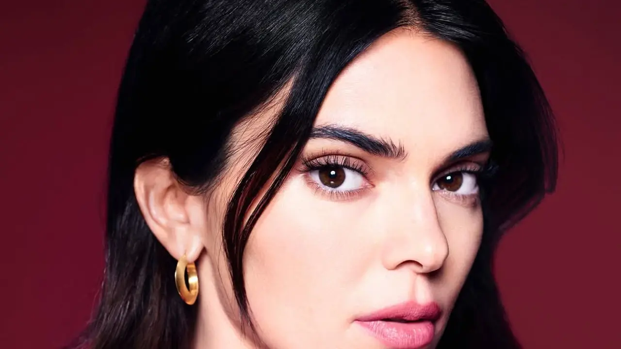 Jadi Brand Ambassador, Kendall Jenner Bawa Energi Baru Armani Beauty Lewat Parfum Power of You