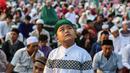 Pelaksanaan Salat Idul Fitri 1444 Hijriyah yang diikuti oleh ribuan umat muslim ini di pimpin oleh Khatib Andi Hadiyanto dan di Imami oleh Muhammad Ardiansyah. (Liputan6.com/Johan Tallo)