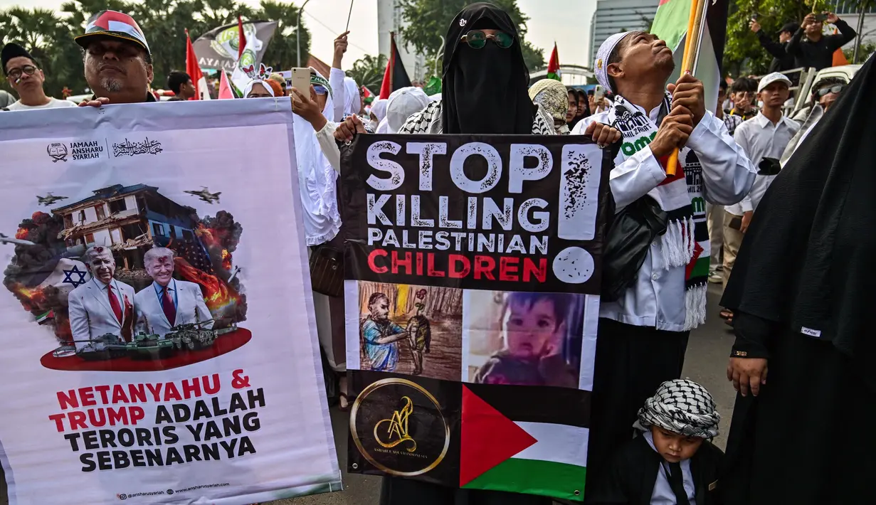 Sejak 18 Maret 2025, militer Israel kembali melanjutkan serangan udara mematikannya di wilayah Gaza dan telah menewaskan 1.691 orang serta melukai 4.464 lainnya. (JUNI KRISWANTO/AFP)