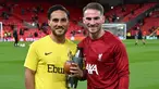 Pemain Liverpool, Alexis Mac Allister (kanan) dan pemain Union Saint-Gilloise, Kevin Mac Allister saat pemanasan menjelang laga Grup E Liga Europa 2023/2024 di Anfield, Liverpool, Inggris, Jumat (6/10/2023) dini hari WIB. (AFP/Oli Scarff)