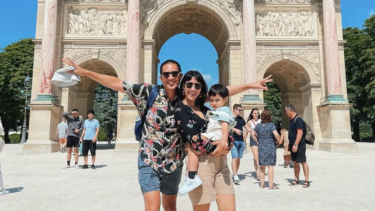 FOTO: Momen Liburan Westny DJ dan Keluarga di Luar Negeri, Kompak Banget