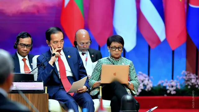 Presiden Jokowi saat membuka Sesi Retreat KTT ke-43 ASEAN di Jakarta, Selasa (5/9/2023).