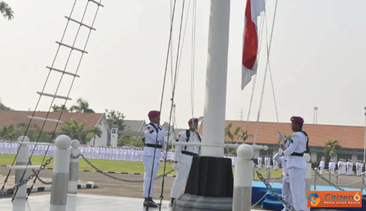 Citizen6, Surabaya: Peringatan hari Kesaktian Pancasila yang diklaksanakan setiap 1 Oktober tersebut dipimpin Wakil Komandan (Wadan) Kobangdikal Brigjen TNI Marinir S. Panjaitan. (Pengirim: Penkobangdikal)