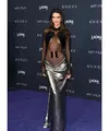 Kendall Jenner cantik dan seksi dalam gaun hitam-silver burcakyol untuk Lacma Art  [IG @burcakyol)