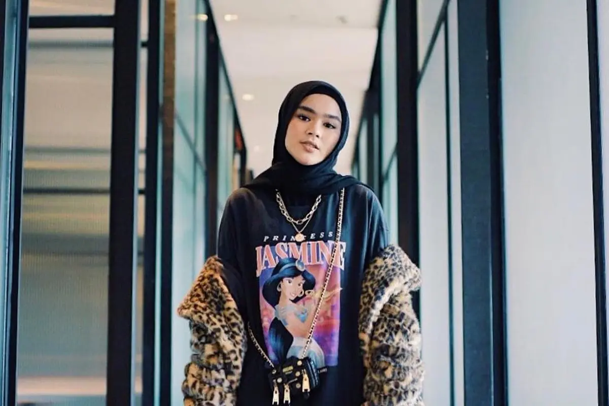 Selalu Tampil Modis, Ini 6 Potret OOTD Sivia Azizah yang Bisa Jadi Inspirasi