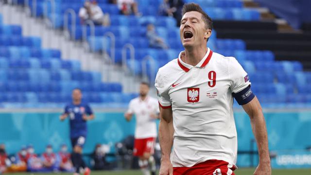 Foto Piala Eropa: Buat Kejutan, Timnas Slovakia Tundukkan Polandia