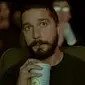 Shia Labeouf menonton seluruh filmnya sendiri. (Oddee)