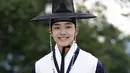 Yeo Jin Goo tampak begitu manis saat dirinya mengenakan hanbok. Lihat saja saat ia bermain dalam Orange Marmalade, The Reputable Man, Ja Myung Go. (Foto: soompi.com)