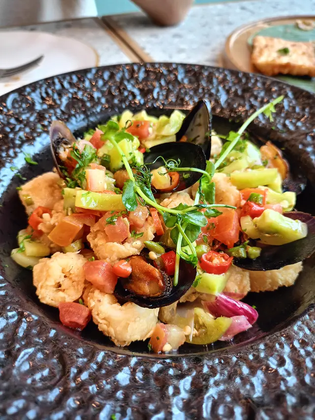 Destinasi Wisata Kuliner Seafood dengan Cita Rasa Indonesia di Selatan Jakarta