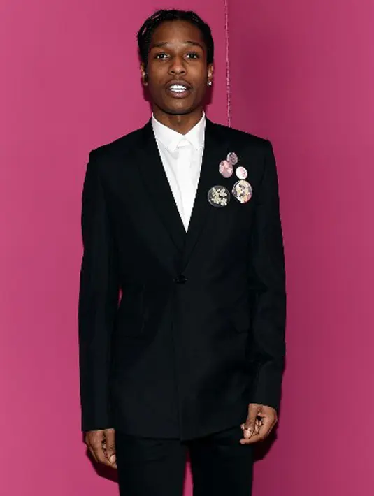 Kejadian berlangsung pada pukul 11.30 malam ketika kekasih Kendall Jenner ini tidak sedang berada di rumah. Perampok tersebut dikabarkan masuk ke dalam rumah melalui jendela yang tidak terkunci. (AFP/Bintang.com)