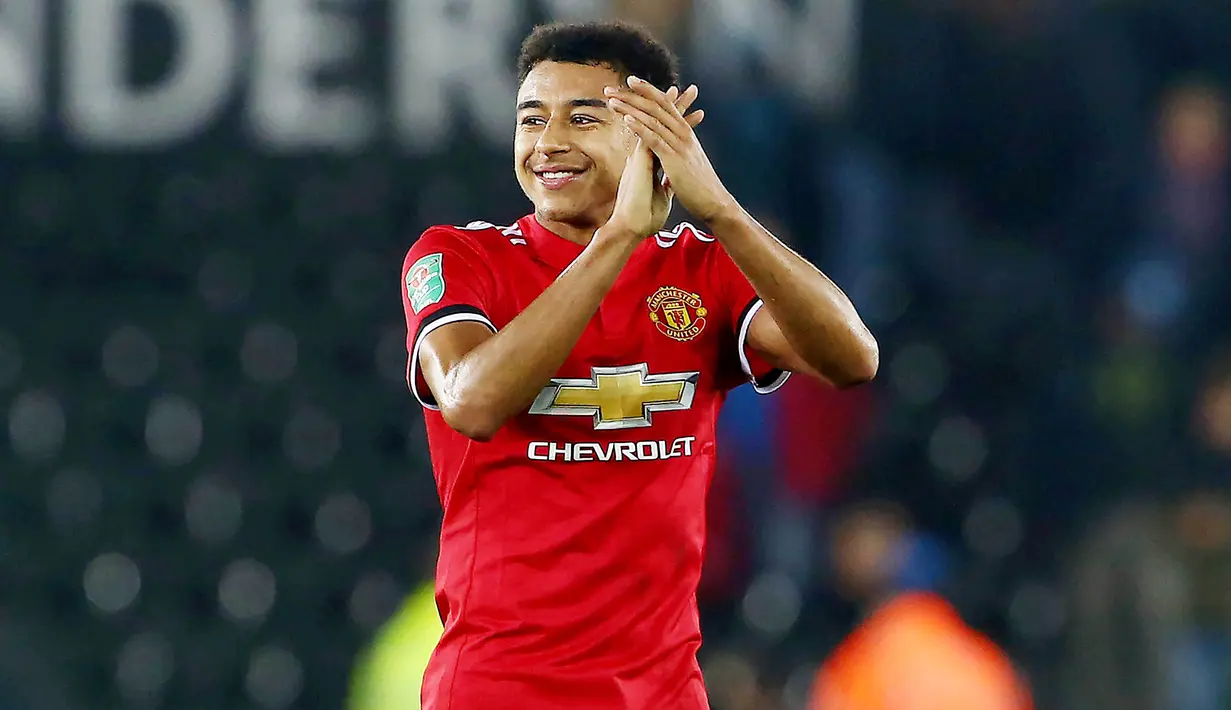 Jesse Lingard - Pemain jebolan akademi Manchester United mampu menembus tim senior pada 1 Juli 2014. Namun, kariernya di tim utama Setan Merah tidak selalu berjalan mulus. Ia kesulitan mendapat kesempatan bermain reguler di bawah Ole Gunnar Solskjaer. (Foto: AFP/Geoff Caddick)
