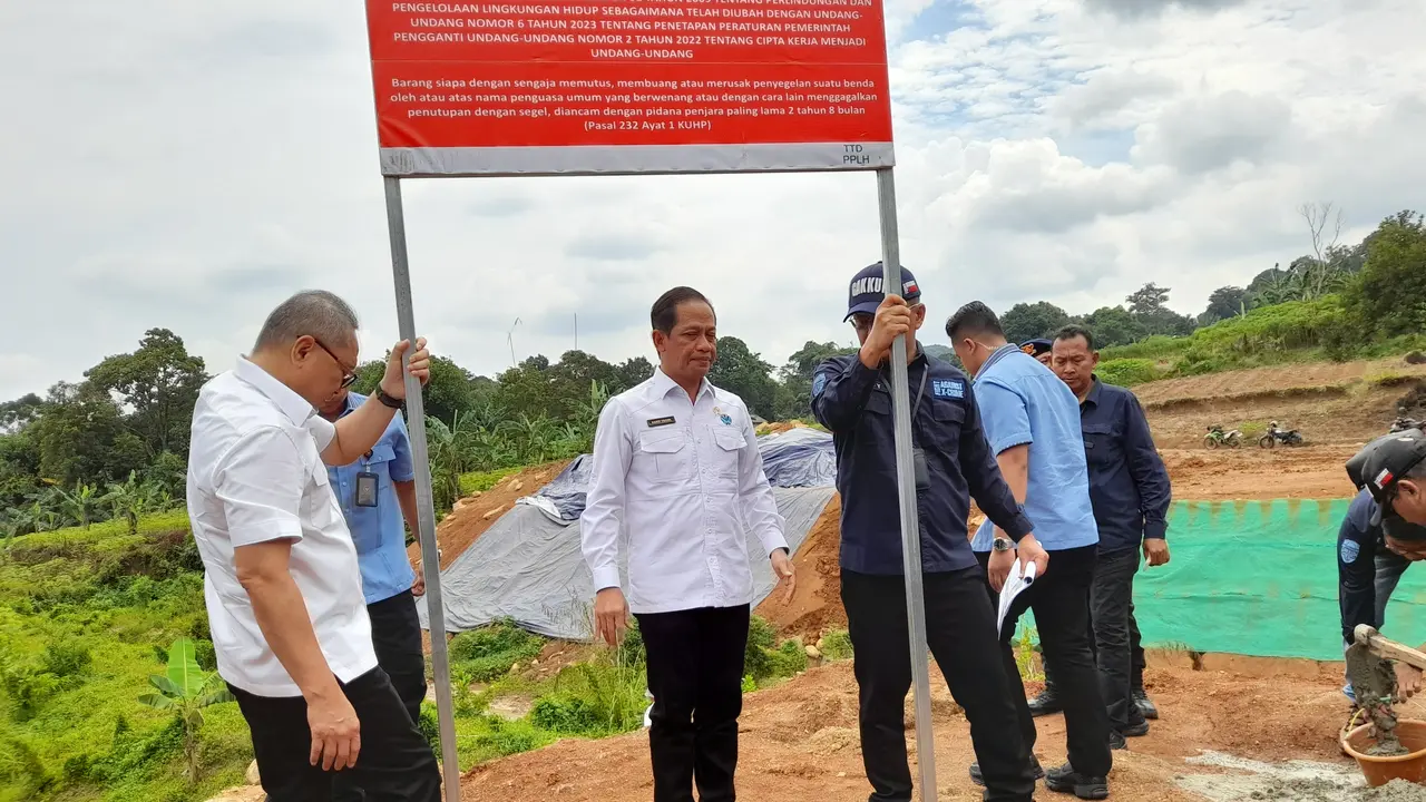 KLH Sasar Objek Wisata Kawasan Gunung Geulis, Pasang Plang Pengawasan di Lapangan Golf dan Hotel Bintang 5