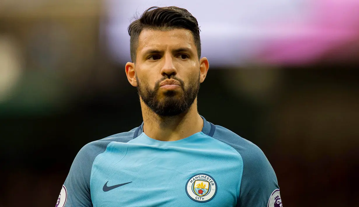 1. Sergio Aguero (Manchester City) - 19 Gol (2 Penalti). (EPA/Peter Powell)