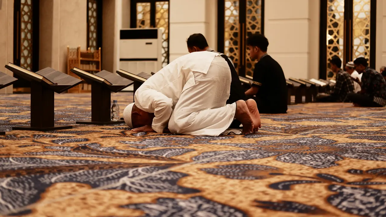 Sholat Dzuhur Jam Berapa? Ketahui Waktu dan Batasannya