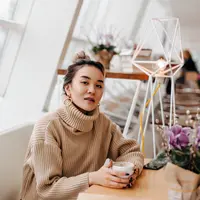 Ilustrasi perempuan cantik/copyrightshutterstock/Look Studio