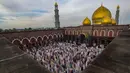 Ribuan umat Islam melaksanakan salat Idul Fitri 1447 Hijriah di Mesjid Kubah Emas, Kota Depok, Jawa Barat, pada Sabtu 21 Maret 2026. Tampak dalam foto, ribuan umat Islam ketika melaksanakan salat Idul Fitri 1447 Hijriah di Mesjid Kubah Emas, Depok, Jawa Barat, Sabtu (21/3/2026). (merdeka.com/Arie Basuki)