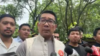 Calon Gubernur (cagub) Jakarta nomor urut 1 Ridwan Kamil (RK) di Urban Forest Cipete, Jakarta Selatan pada Selasa (15/10/2024). (Liputan6.com/Winda Nelfira)