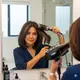 Potongan untuk Rambut Tipis Ibu-Ibu 50 Tahun. Foto: Gemini