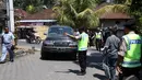  Menurut pantauan Liputan6.com, pengamanan untuk privat party Raffi Ahmad dan Nagita Slavina berlapis hingga tiga ring yang dijaga ketat polisi, Bali, Sabtu (25/10/2014) (Liputan6.com/Fahrizal Lubis)