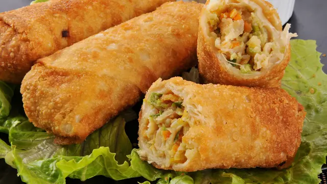 Trial and Error Jadi Kunci Andrew Temukan Racikan Sedap Lumpia & Risoles Mo-Re