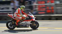 Pembalap Ducati, Andrea Iannone, akan memulai balapan MotoGP Republik Ceko 2016 di Sirkuit Brno, Minggu (21/8/2016), dari urutan ketiga. (AFP)