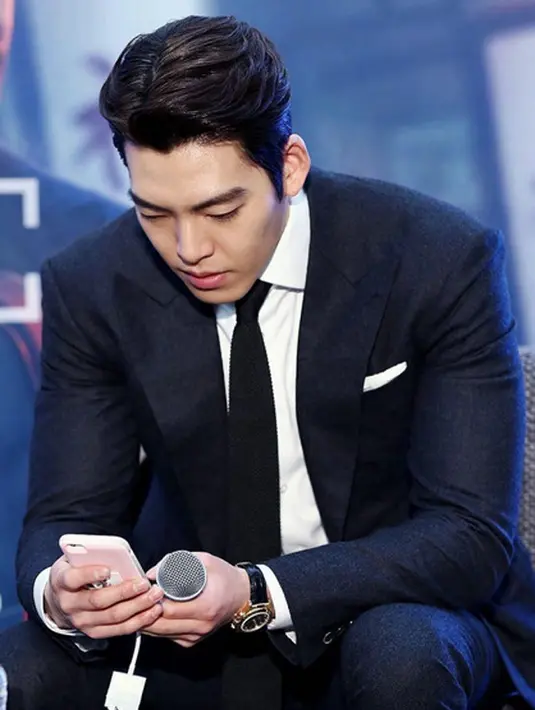 Sumber juga mengatakan soal keberhasilan pengobatan yang sudah dijalani oleh Kim Woo Bin belakangan ini. Untuk itu, ia akan segera melakukan berbagai aktivitas yang sudah dirindukannya belakangan ini. (Instagram/actorkimwoobin)