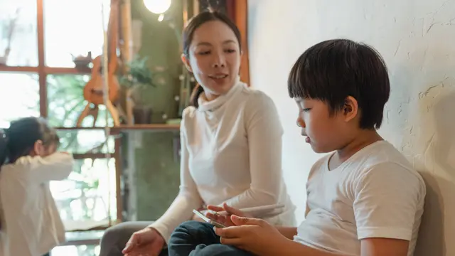 Jangan Membandingkan Anak dengan Saudaranya