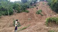 Lokasi Longsor di Kecamatan Sukajaya, Kabupaten Bogor, Jawa Barat, Minggu (5/1/2020). (Foto: Achmad Sudarno/Liputan6.com)