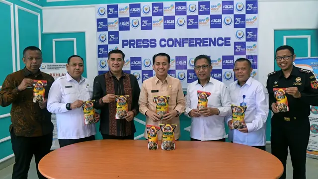 Ekspor perdana kerupuk kulit ikan patin