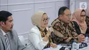 Kepala BPOM Penny K Lukito (dua kiri) memberikan keterangan dalam konferensi pers di Gedung BPOM Jakarta, Jumat (11/10/2019). BPOM membekukan izin edar produk obat maag dan asam lambung yang mengandung ranitidin. (Liputan6.com/Faizal Fanani)