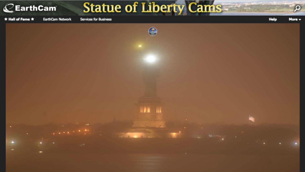 Cahaya di Patung Liberty New York Padam, Pertanda Apa?