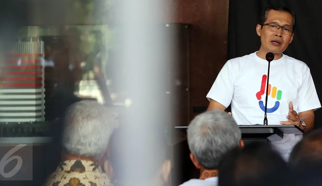 Wakil Ketua KPK Alexander Marwata memberi sambutan pada peluncuran logo PROFIT di Gedung baru KPK, Jakarta, Senin (17/10). PROFIT merupakan dukungan pengusaha swasta di dunia usaha untuk bekerjasama dengan KPK melawan korupsi. (Liputan6.com/JohanTallo)